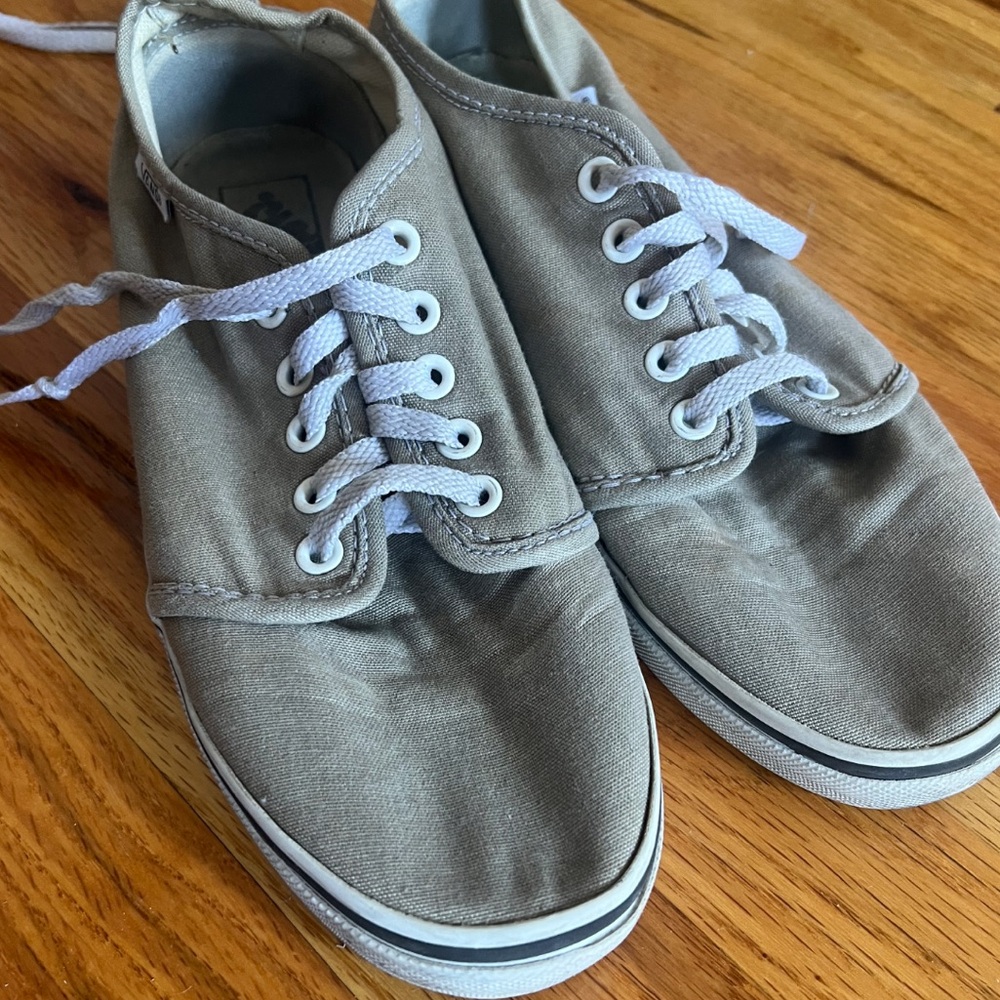 Vans Classic Low-Top Canvas Sneakers – Men’s 7/Women’s 8.5 – Taupe Grey, Worn